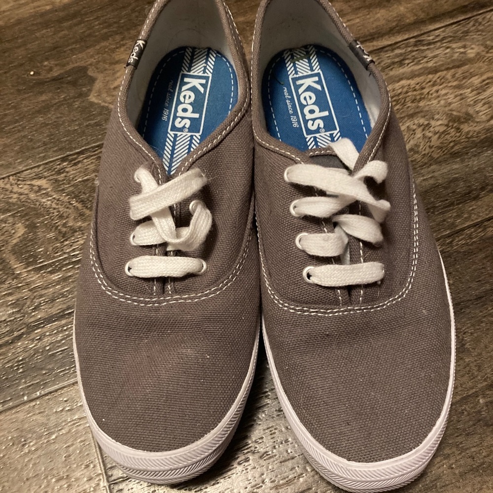 Barely worn, just out grown